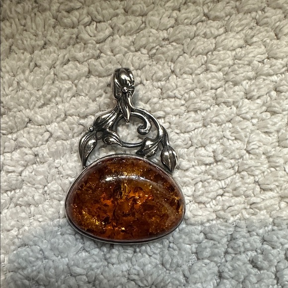 Amber sterling silver pendant statement necklace with intricate floral design - Picture 2 of 11